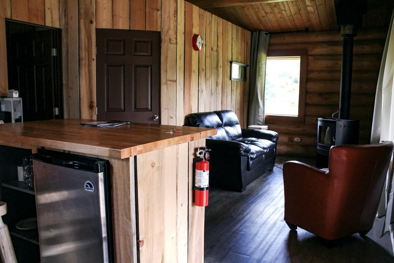 Rock Lake Lodge Rock Lake Lodge Provincial Park Extérieur photo